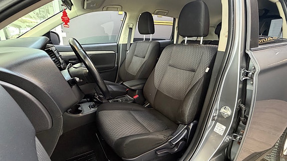 Mitsubishi Outlander 13 of 30