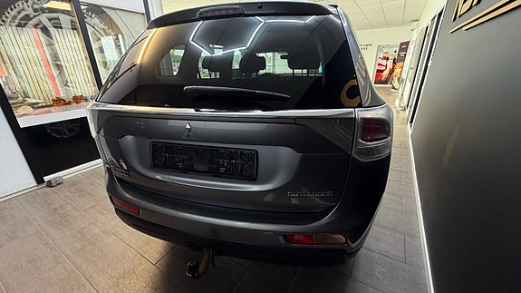 Mitsubishi Outlander 6 of 30