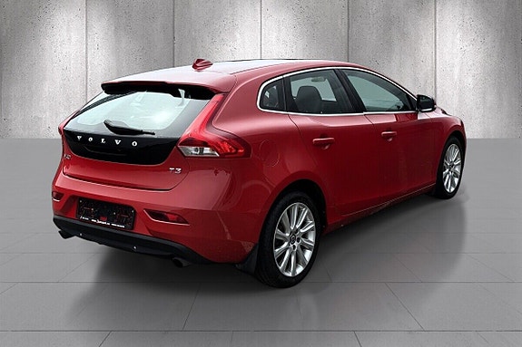 Volvo V40 5 of 5