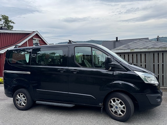Ford Tourneo Custom 2 of 5