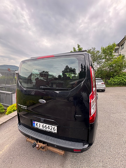 Ford Tourneo Custom 3 of 5