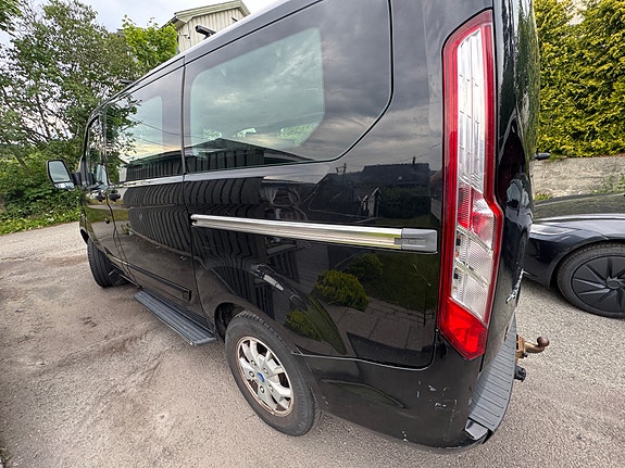Ford Tourneo Custom 4 of 5