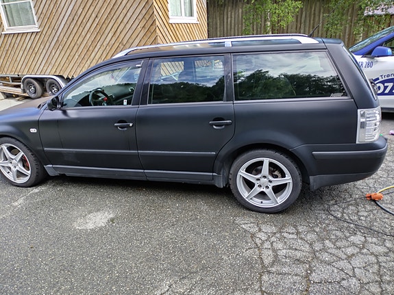 Volkswagen Passat 4 of 5