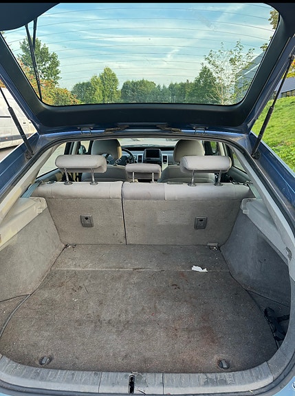 Toyota Prius 9 of 11