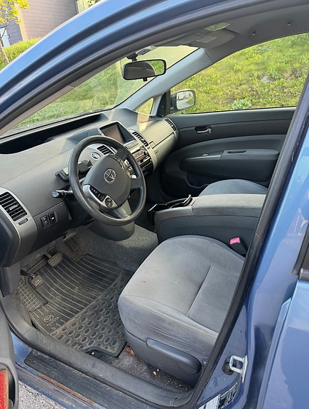 Toyota Prius 10 of 11