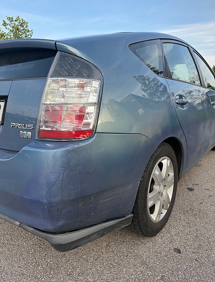Toyota Prius 5 of 11