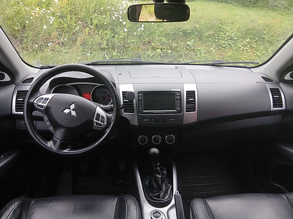 Mitsubishi Outlander 14 of 14