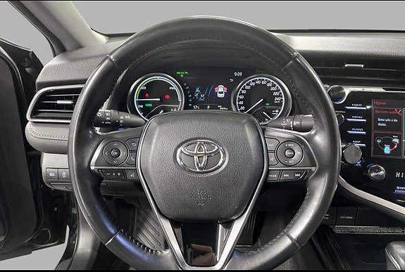 Toyota Camry 2 of 5