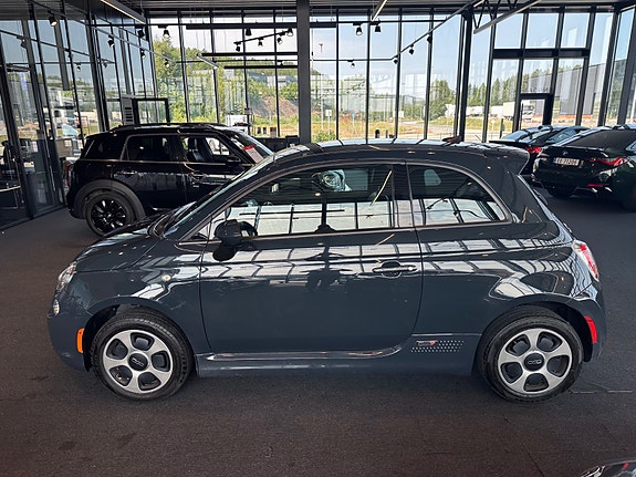 Fiat 500e 4 of 5