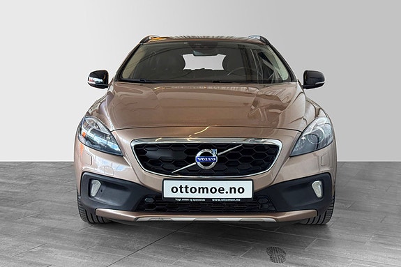 Volvo V40 Cross Country 3 of 5