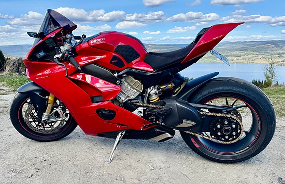 Ducati Panigale V4S 2 of 5