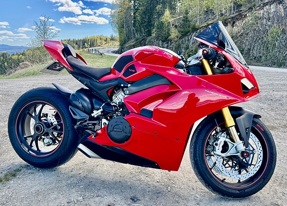 Ducati Panigale V4S 3 of 5
