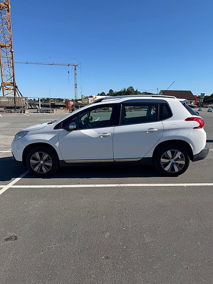 Peugeot 2008 3 of 5