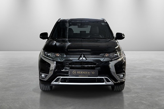 Mitsubishi Outlander 3 of 5