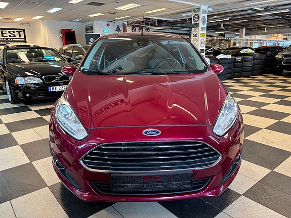 Ford Fiesta 2 of 5