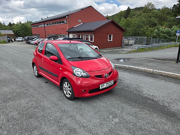Toyota Aygo 3 of 5