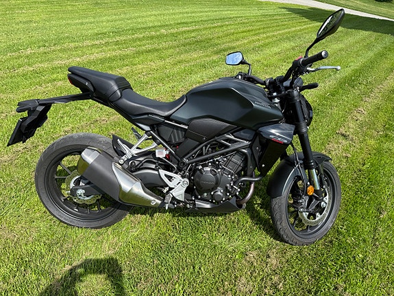 Honda CB 300 R 2 of 6