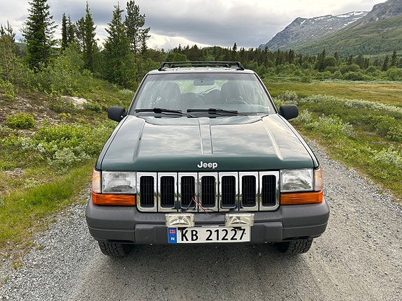 Jeep Grand Cherokee 2 of 5