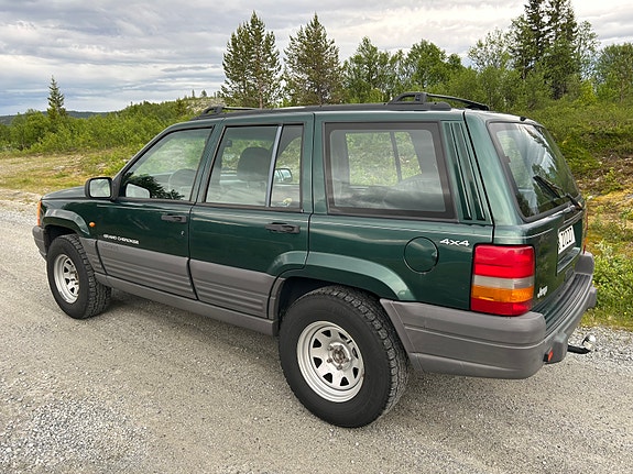 Jeep Grand Cherokee 4 of 5