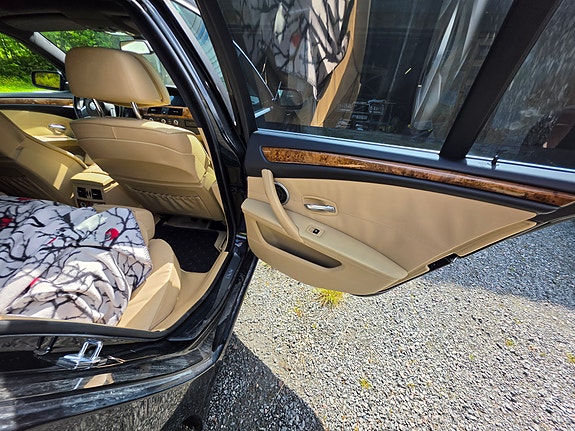 BMW 530xd 14 of 30