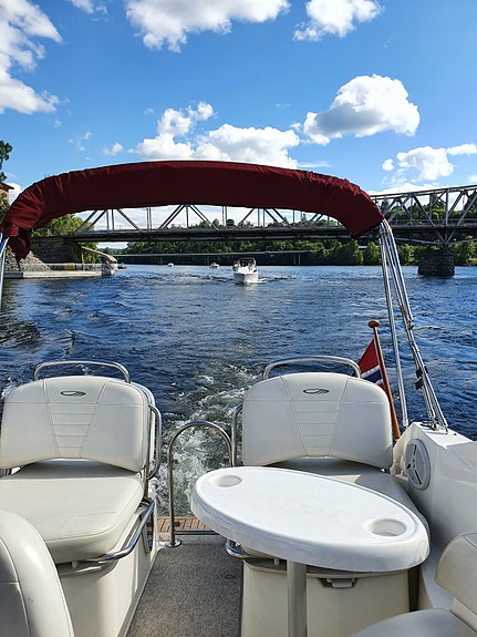 Maxum 2400SE Sport cruiser 23 of 30
