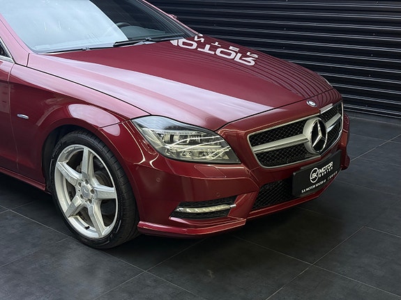Mercedes-Benz CLS350 3 of 5