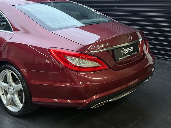 Mercedes-Benz CLS350 5 of 5