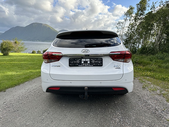 Hyundai i40 4 of 5