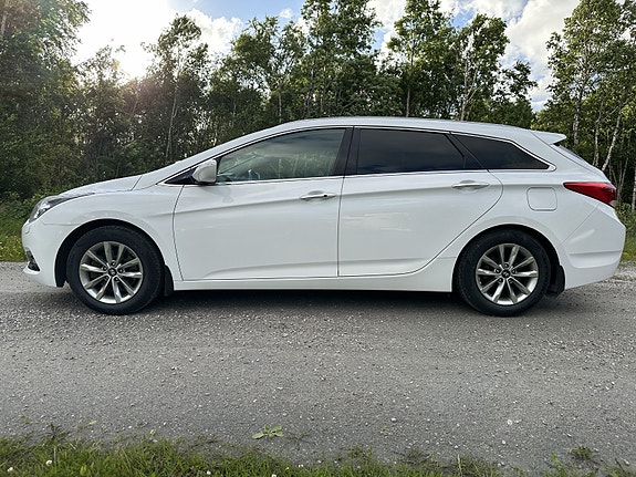 Hyundai i40 2 of 5