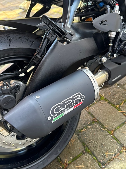 Suzuki GSX-S 1000 12 of 13