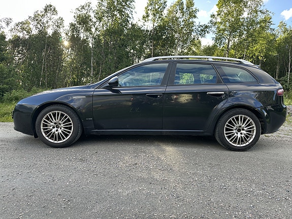 Alfa Romeo 159 2 of 5