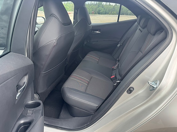 Toyota Corolla 12 of 19