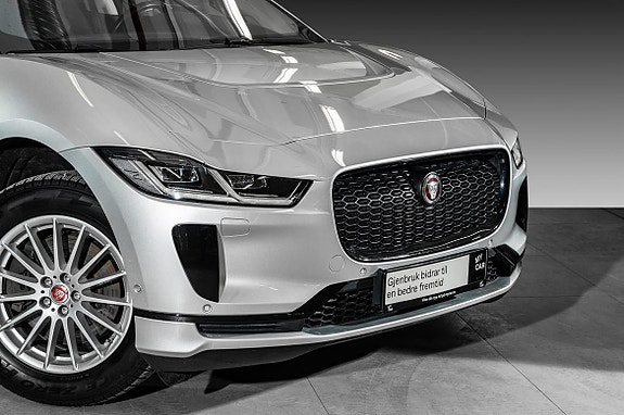 Jaguar I-PACE 2 of 5