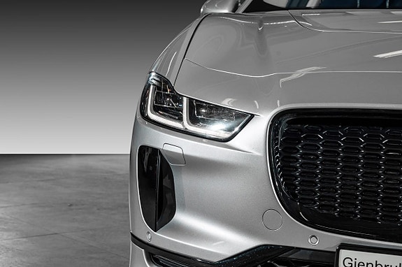 Jaguar I-PACE 4 of 5