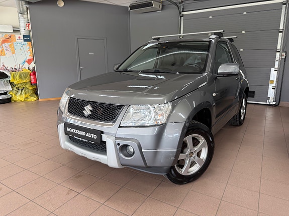 Suzuki Grand Vitara 3 of 5