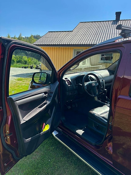 Isuzu D-max 9 of 27