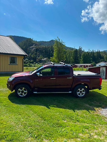 Isuzu D-max 2 of 5