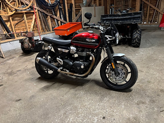Triumph Speed Twin 1200 2 of 5
