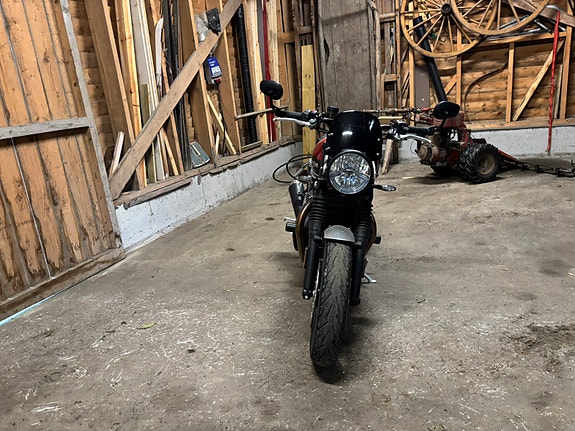 Triumph Speed Twin 1200 3 of 5