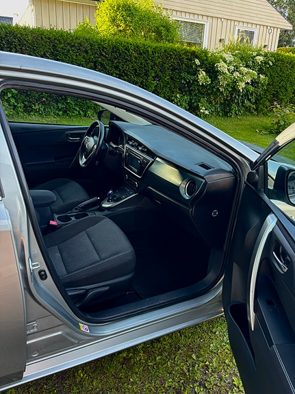 Toyota Auris 8 of 20