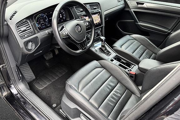 Volkswagen Golf 5 of 5