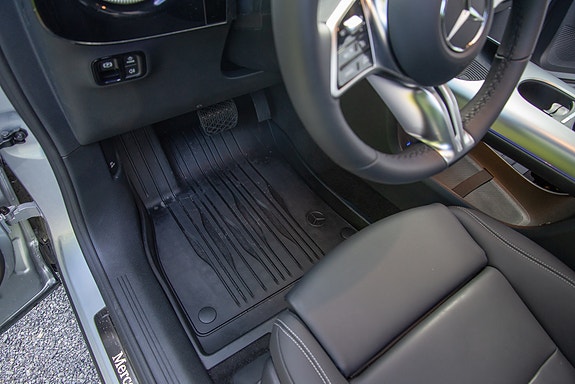 Mercedes-Benz GLB350 18 of 24