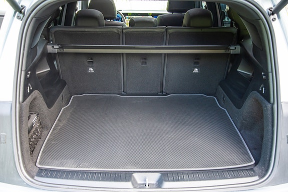 Mercedes-Benz GLB350 10 of 24