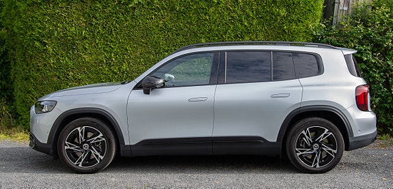 Mercedes-Benz GLB350 3 of 24
