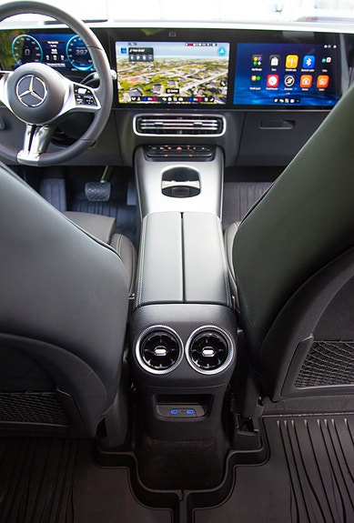 Mercedes-Benz GLB350 17 of 24