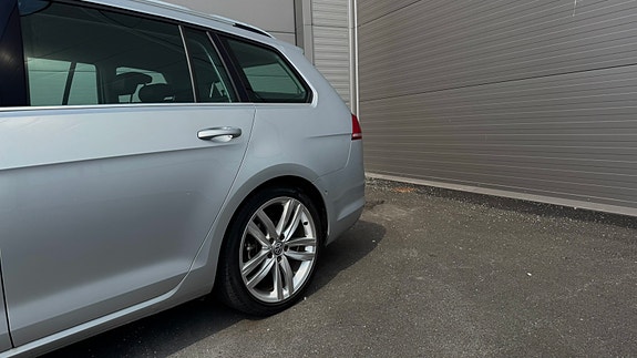 Volkswagen Golf VII 4 of 5