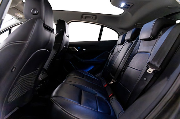 Jaguar I-PACE 5 of 5