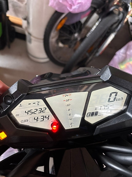 Kawasaki Z 800 4 of 5