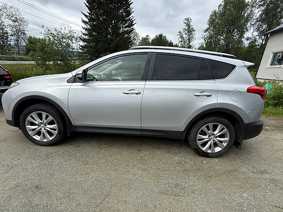 Toyota RAV4 4 of 5