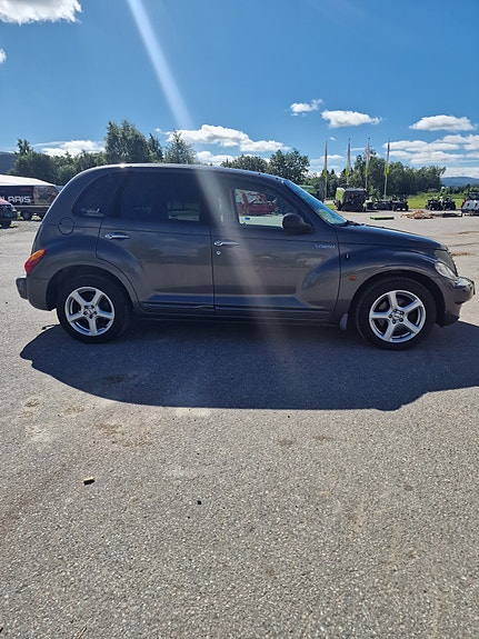 Chrysler PT Cruiser 4 of 5